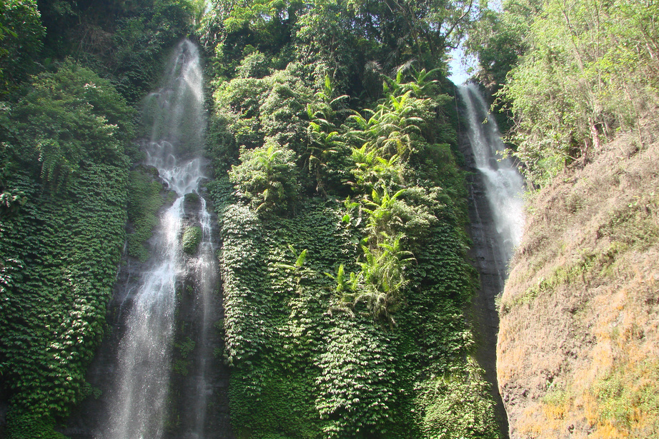 Triple Waterfall Sekumpul Bali